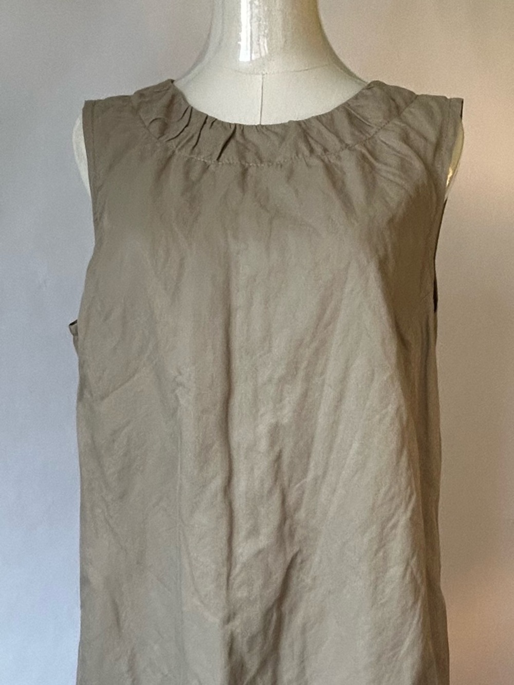 Vintage Banana Republic Sleeveless Beige Italian Linen-Blend Women's dress
